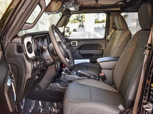 New 2026 Jeep Gladiator Sport image 16