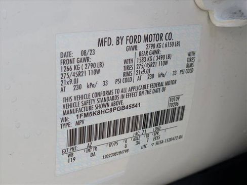 Used 2023 Ford Explorer Platinum w/ Technology Package image 28