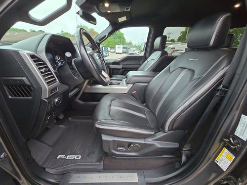 Used 2019 Ford F150 Platinum w/ Equipment Group 701A Luxury image 3