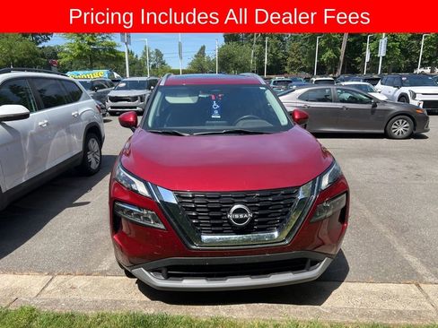 Used 2023 Nissan Rogue SV w/ SV Premium B Package FWD image 2