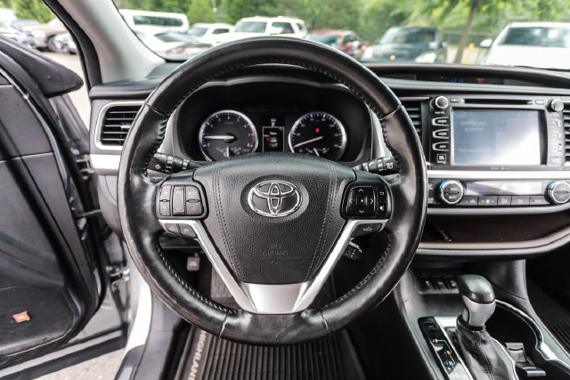 Used 2015 Toyota Highlander Limited Platinum AWD/4WD image 46