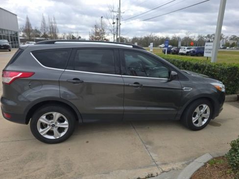 Used 2015 Ford Escape SE w/ Equipment Group 201A image 3