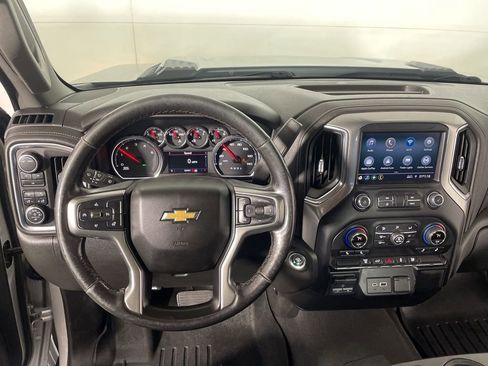 Used 2022 Chevrolet Silverado 2500 LT w/ Convenience Package image 12