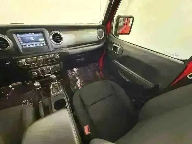 Used 2020 Jeep Wrangler Unlimited Sahara AWD/4WD image 13