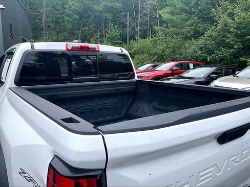Used 2024 Chevrolet Colorado ZR2 AWD/4WD image 24