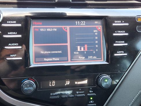 Used 2019 Toyota Camry SE w/ Convenience Package FWD image 6