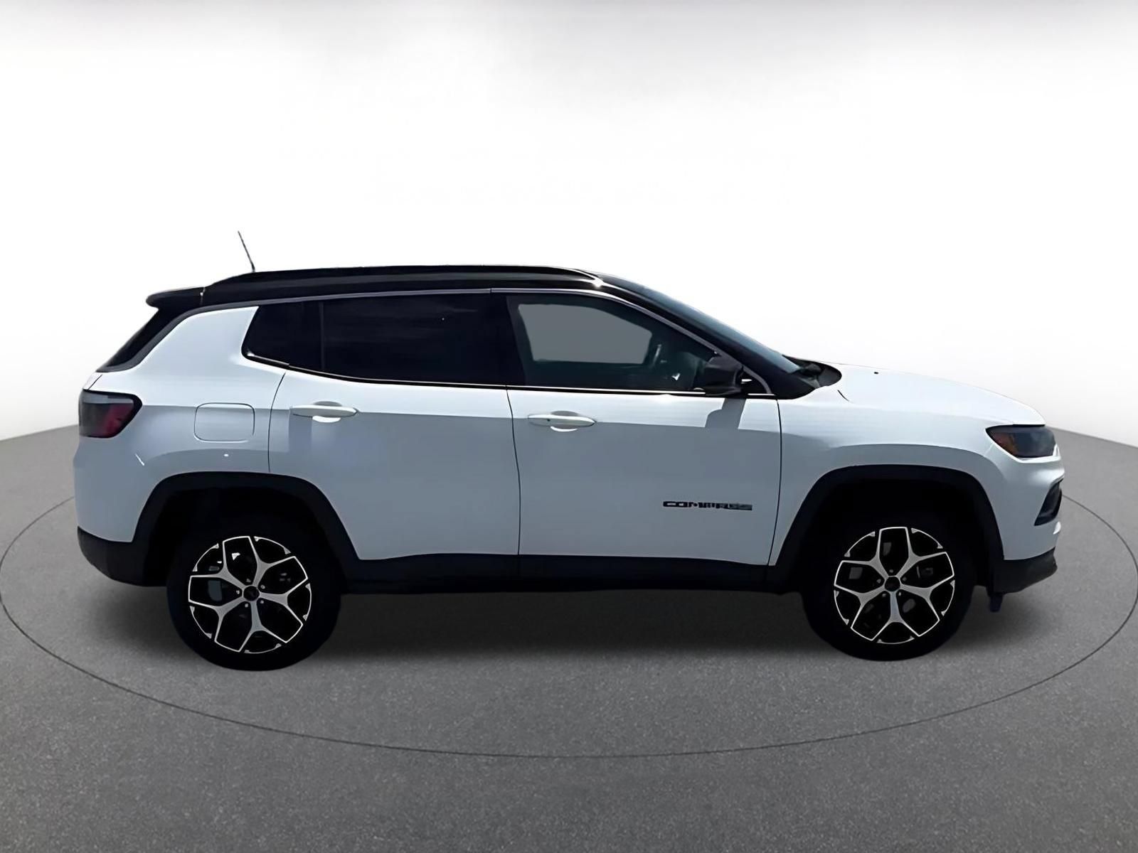 Used 2025 Jeep Compass Limited AWD/4WD image 14