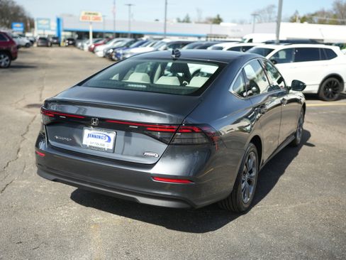 Used 2023 Honda Accord EX image 8