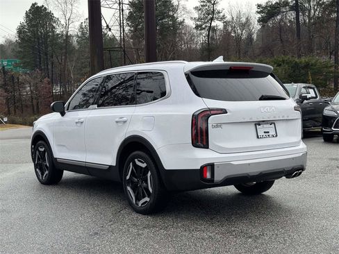 Used 2024 Kia Telluride EX w/ EX Captain's Chair Package image 25