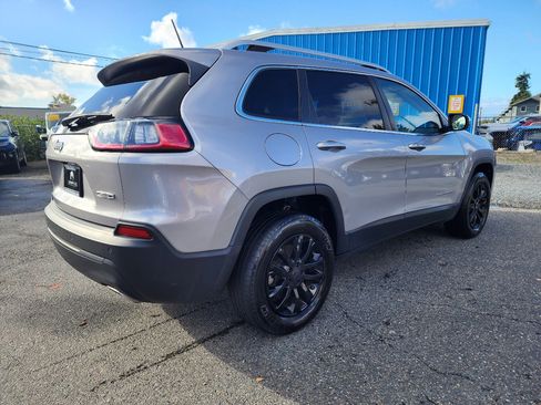 Used 2019 Jeep Cherokee Latitude Plus w/ Cold Weather Group image 5