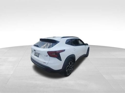 Used 2025 Chevrolet Trax RS w/ Driver Confidence Package image 18