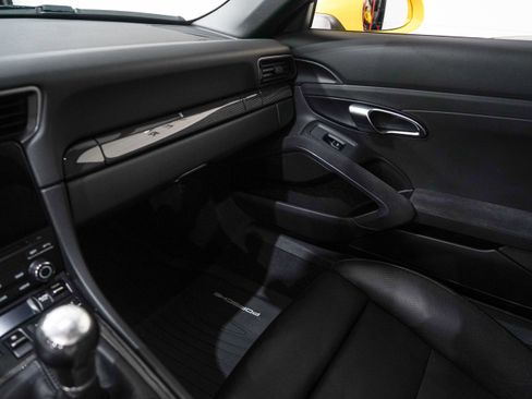 Used 2019 Porsche 911 Carrera GTS RWD image 13
