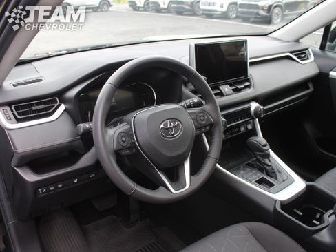 Used 2023 Toyota RAV4 XLE w/ Convenience Package AWD/4WD image 13