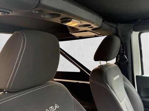Used 2017 Jeep Wrangler Sahara image 16