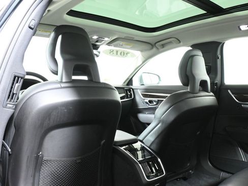 Used 2018 Volvo S90 T6 Momentum w/ Convenience Package image 29