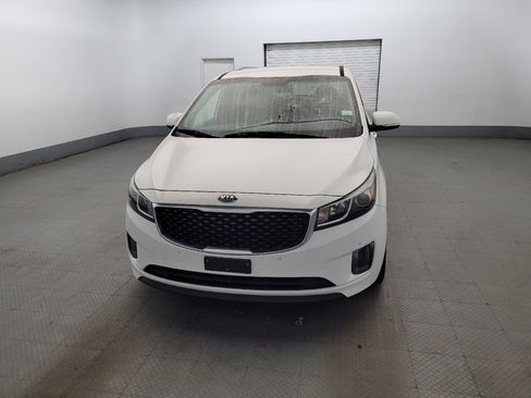 Used 2017 Kia Sedona LX w/ LX Essentials Premium Package FWD image 15