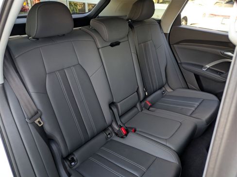 Used 2025 Audi Q5 2.0T Premium w/ Convenience Package image 29