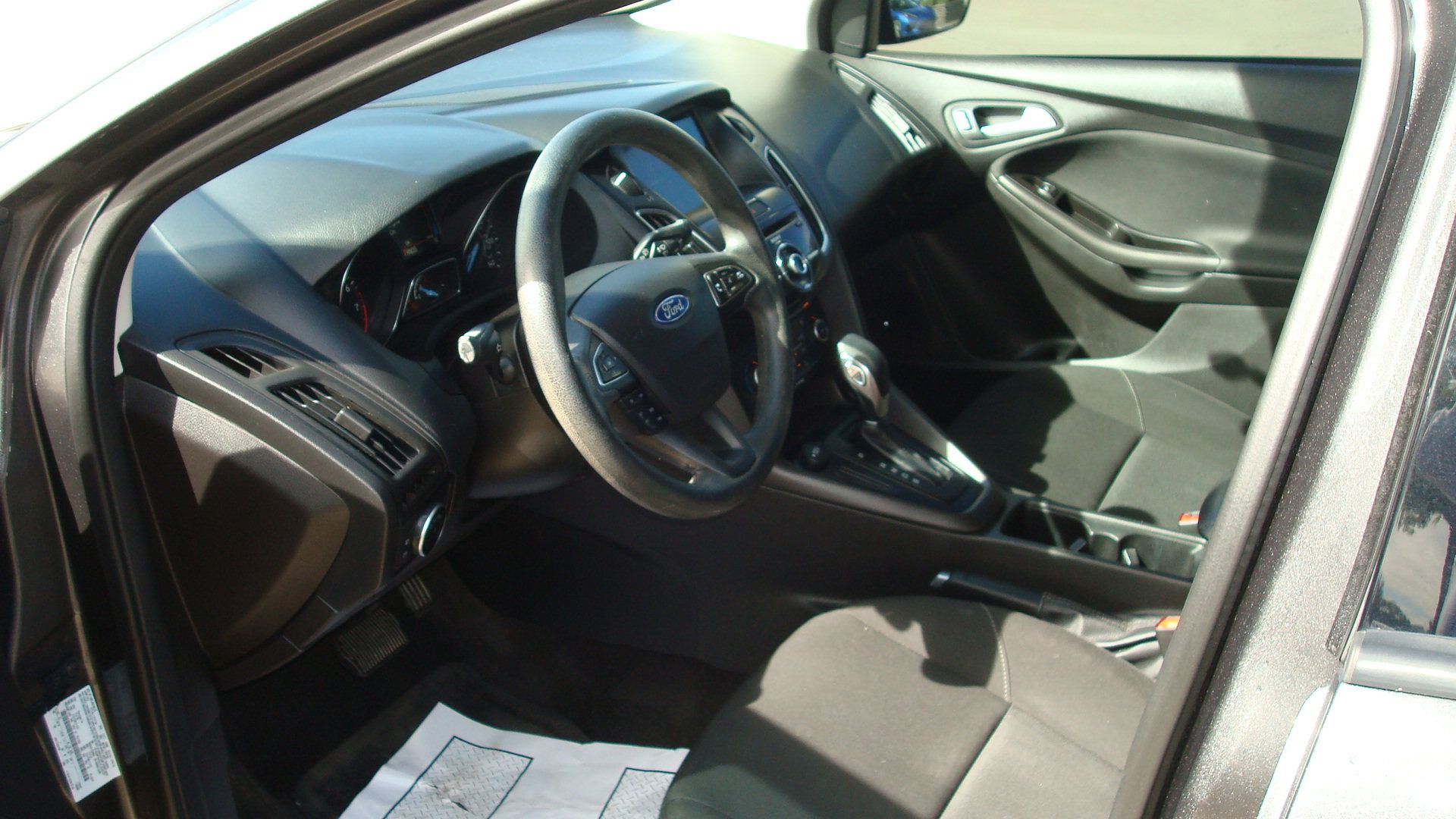 Used 2018 Ford Focus SEL FWD image 8