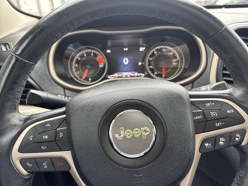 Used 2016 Jeep Cherokee Limited w/ Luxury Group image 15