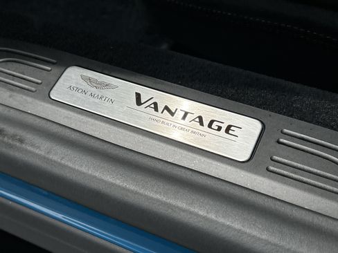 Used 2023 Aston Martin V8 Vantage Coupe RWD image 24