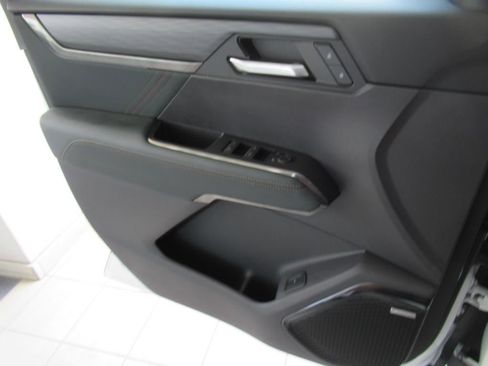 New 2025 GMC Acadia AT4 w/ Luxury Package image 25