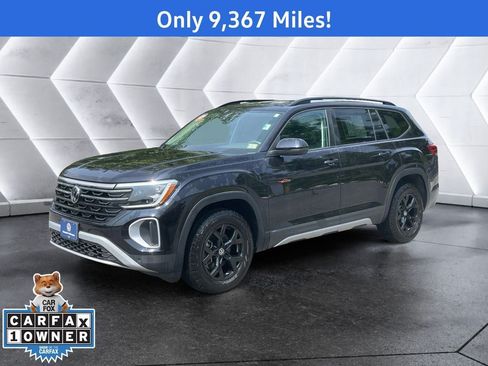 Used 2025 Volkswagen Atlas Peak Edition SE AWD/4WD image 1