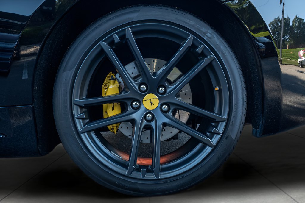 Used 2013 Maserati GranTurismo MC RWD image 37