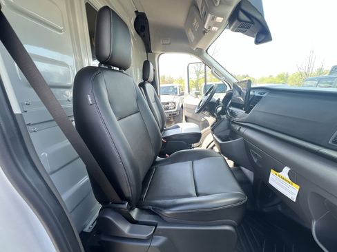 New 2026 Ford Transit 250 148 Medium Roof image 24