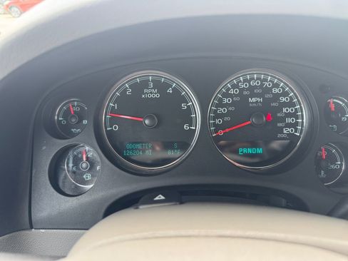 Used 2012 Chevrolet Avalanche LT RWD image 25