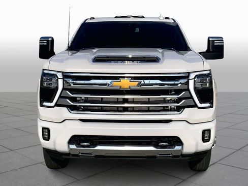 Used 2024 Chevrolet Silverado 3500 High Country image 3