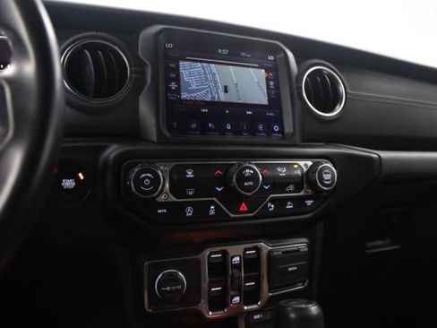 Used 2022 Jeep Wrangler Unlimited Sahara w/ LED Lighting Group AWD/4WD image 22