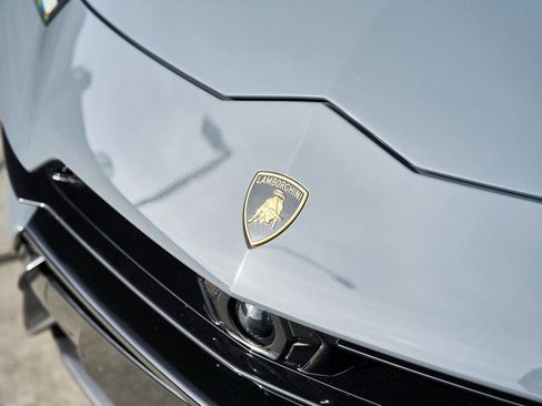 Used 2024 Lamborghini Urus Performante AWD/4WD image 7
