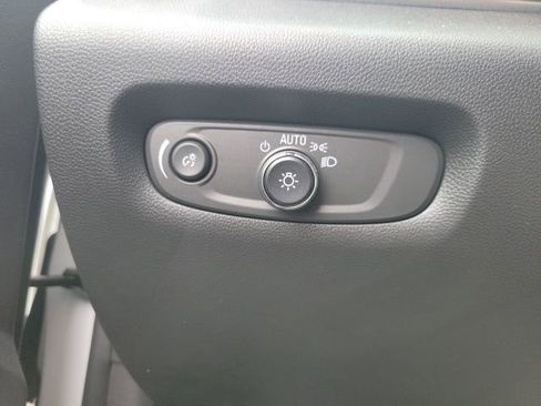 Used 2023 Chevrolet Traverse LT w/ LT Premium Package image 24