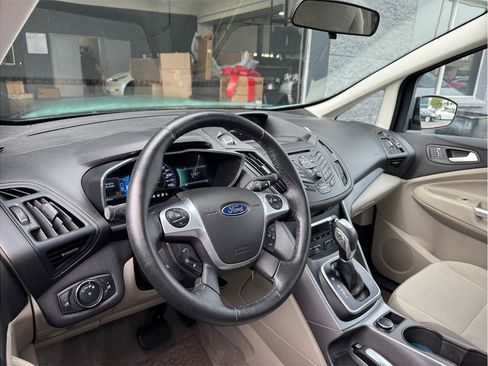 Used 2014 Ford C-MAX SE w/ Equipment Group 201A FWD image 22