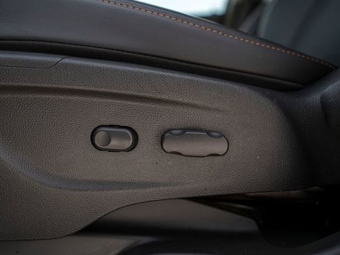 Certified 2021 Chevrolet Trax LT w/ Driver Confidence Package image 24