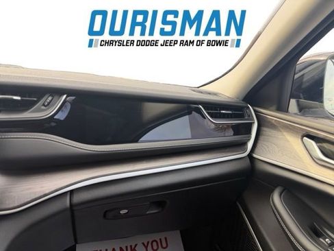 Used 2023 Jeep Grand Cherokee 4WD 4xe image 14