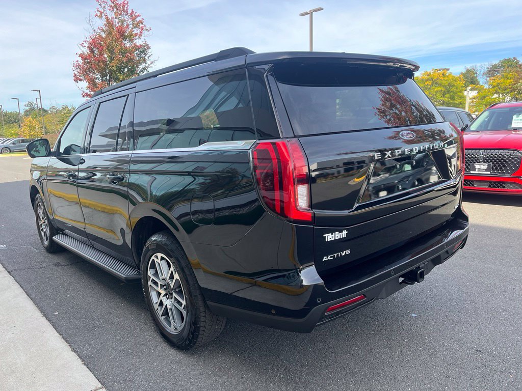 Used 2025 Ford Expedition Max Active AWD/4WD image 7