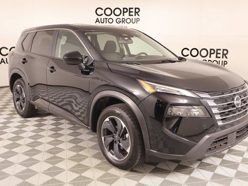 Used 2024 Nissan Rogue SV FWD image 1
