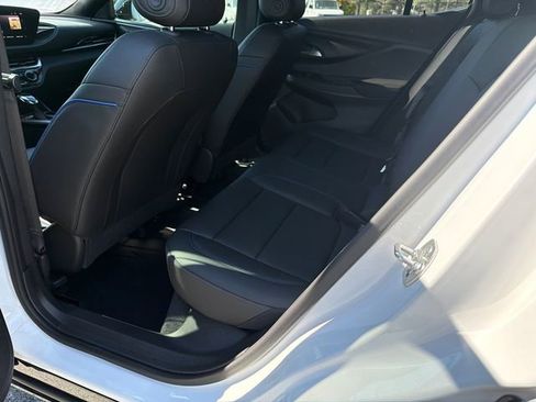 Certified 2024 Buick Envista Sport Touring w/ Convenience I Package image 21