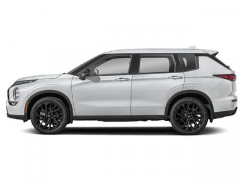Used 2023 Mitsubishi Outlander SE Black Edition image 3