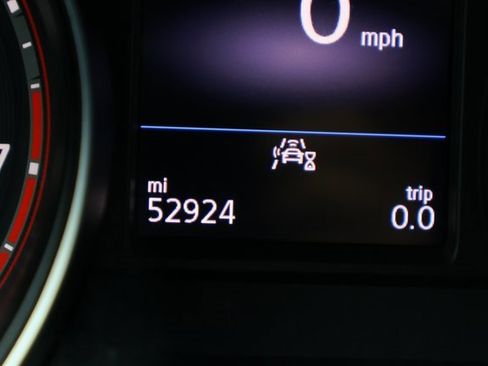 Certified 2021 Volkswagen Atlas Cross Sport SE w/ V6 Towing Package image 22