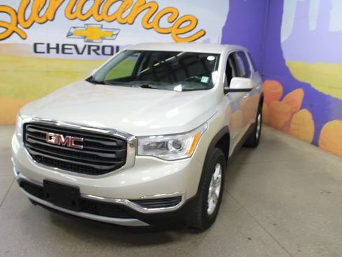 Used 2017 GMC Acadia SLE AWD/4WD image 4