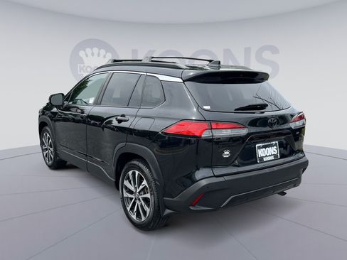 Used 2022 Toyota Corolla Cross XLE w/ Convenience Package AWD/4WD image 4