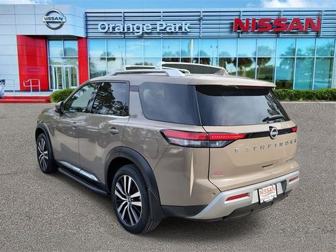 Used 2023 Nissan Pathfinder Platinum w/ Lighting Package (N93) image 3