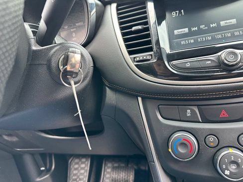 Used 2017 Chevrolet Trax LS FWD image 16