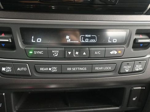 Used 2022 Honda Pilot Special Edition image 12