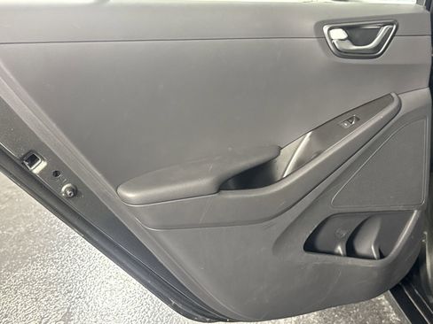 Used 2022 Hyundai Ioniq Limited image 34