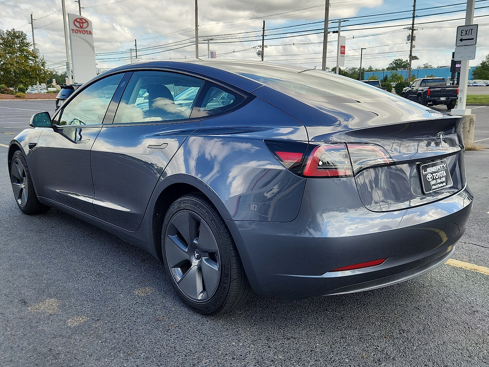 Used 2023 Tesla Model 3 Standard Range RWD image 4