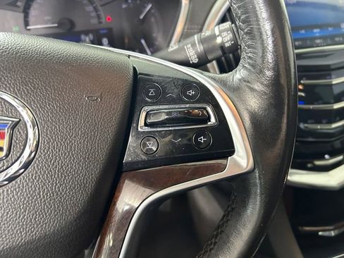 Used 2013 Cadillac SRX Luxury image 17