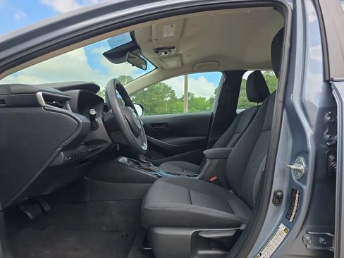 Used 2023 Toyota Corolla LE FWD image 13